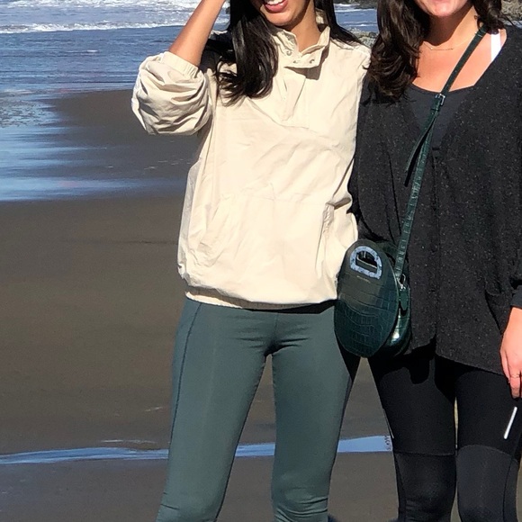 Aritzia TNA windbreaker quarter zip - Picture 3 of 9